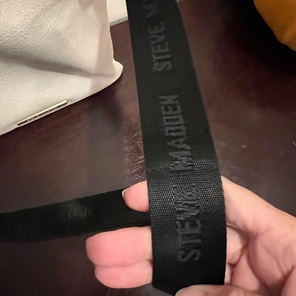 Steve Madden Off White Vegan Leather Crossbody Bag - Picture 2 of 6